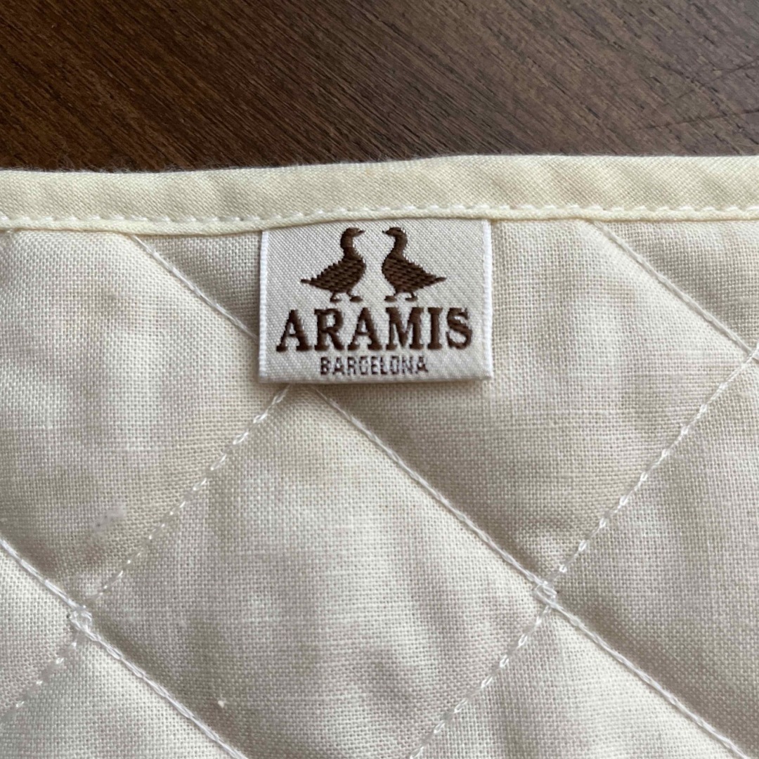 Aramis(アラミス)のARAMIS　ティーカップ柄　はぎれ 布 スペイン製 ハンドメイドの素材/材料(生地/糸)の商品写真