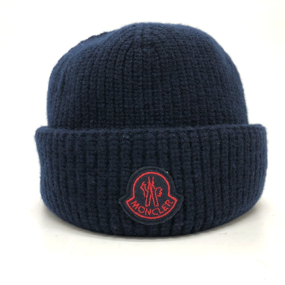 MONCLER(モンクレール)のモンクレール MONCLER BERRETTO TRICOT A9578 ロゴ ワッペン ニット帽 ウール 赤刺繍ロゴ 美品 メンズの帽子(ニット帽/ビーニー)の商品写真