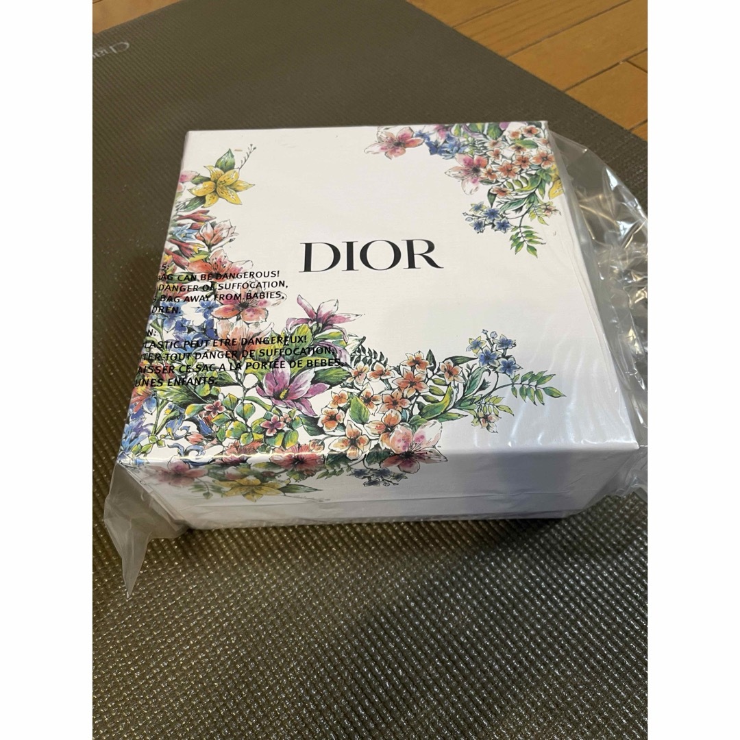 Dior(ディオール)の最終価格　ディオール　ギフトボックス レディースのバッグ(ショップ袋)の商品写真