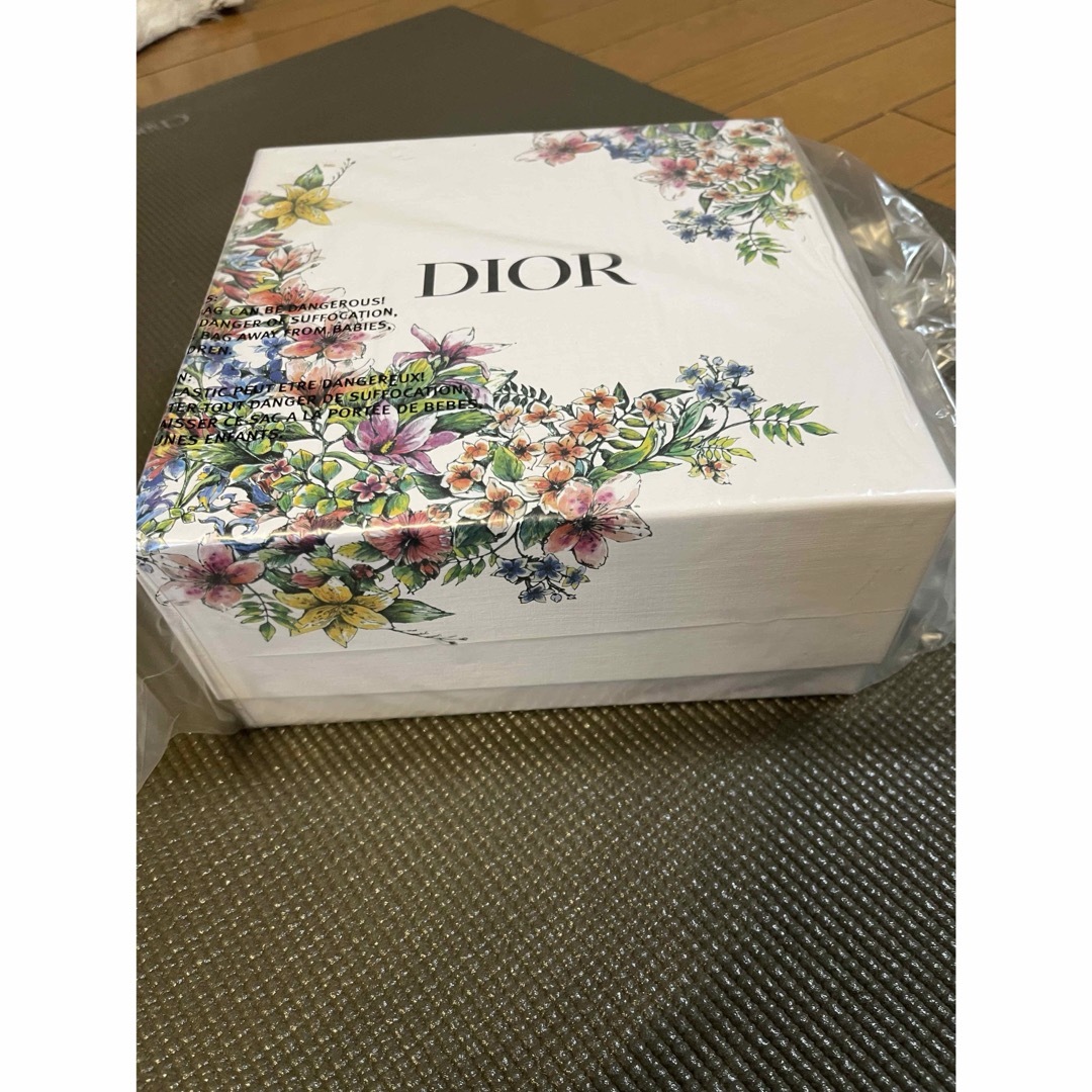 Dior(ディオール)の最終価格　ディオール　ギフトボックス レディースのバッグ(ショップ袋)の商品写真