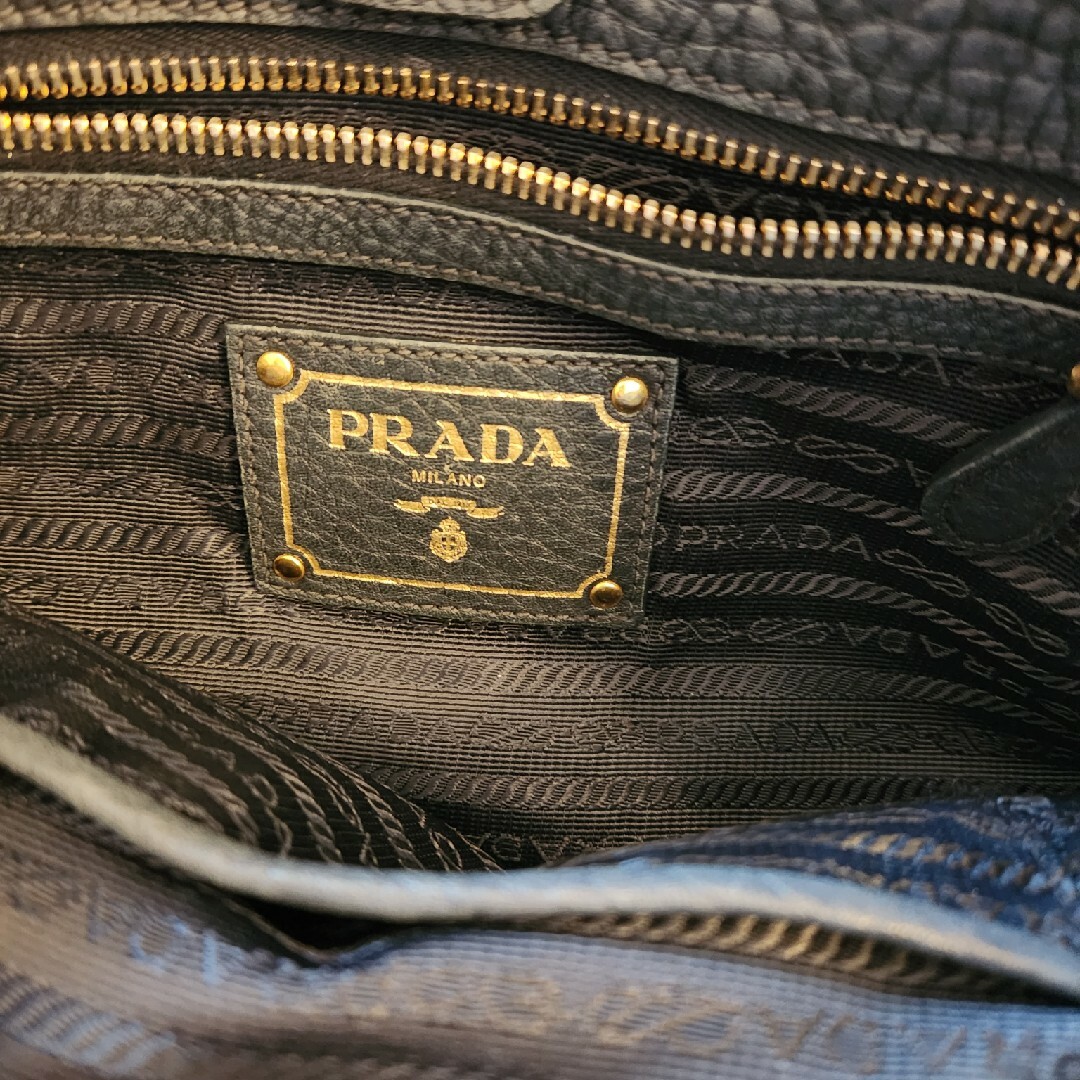 PRADA(プラダ)のプラダ　ナイロンバッグ　ネイビー レディースのバッグ(ショルダーバッグ)の商品写真