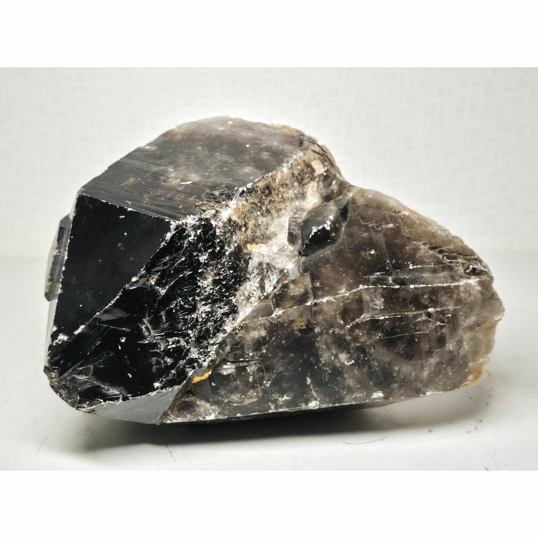 その他S-31 水晶 3.3kg スモーキークォーツ 原石 鑑賞石 自然石 誕生石鉱石