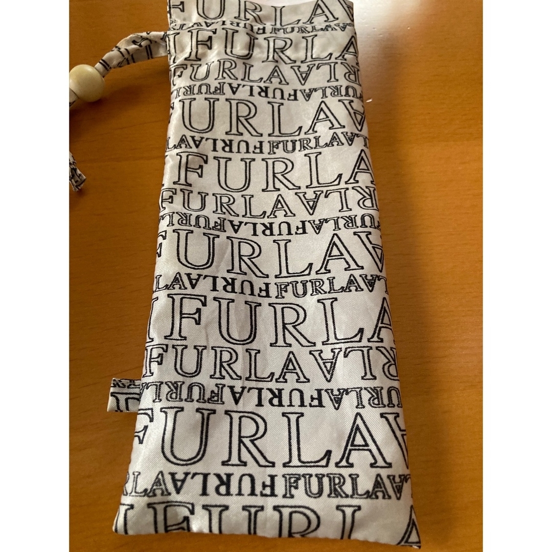 Furla(フルラ)の更に値下げ　FURLA/フルラ　総ロゴ折りたたみ傘 レディースのファッション小物(傘)の商品写真