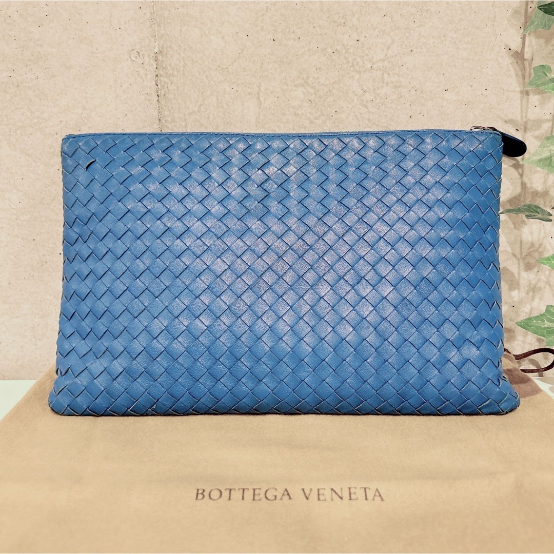 Bottega Veneta(ボッテガヴェネタ)のBOTTEGA VENETA イントレチャート　クラッチバッグ　青　ユニセックス メンズのバッグ(セカンドバッグ/クラッチバッグ)の商品写真