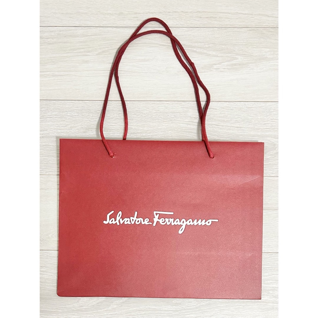 Salvatore Ferragamo(サルヴァトーレフェラガモ)のSalvatore Ferragamo  フェラガモ  ショッパー  ショップ袋 レディースのバッグ(ショップ袋)の商品写真