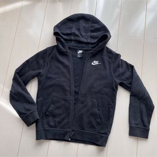 ナイキ(NIKE)のNIKE パーカー 黒 キッズ Mサイズ(ジャケット/上着)