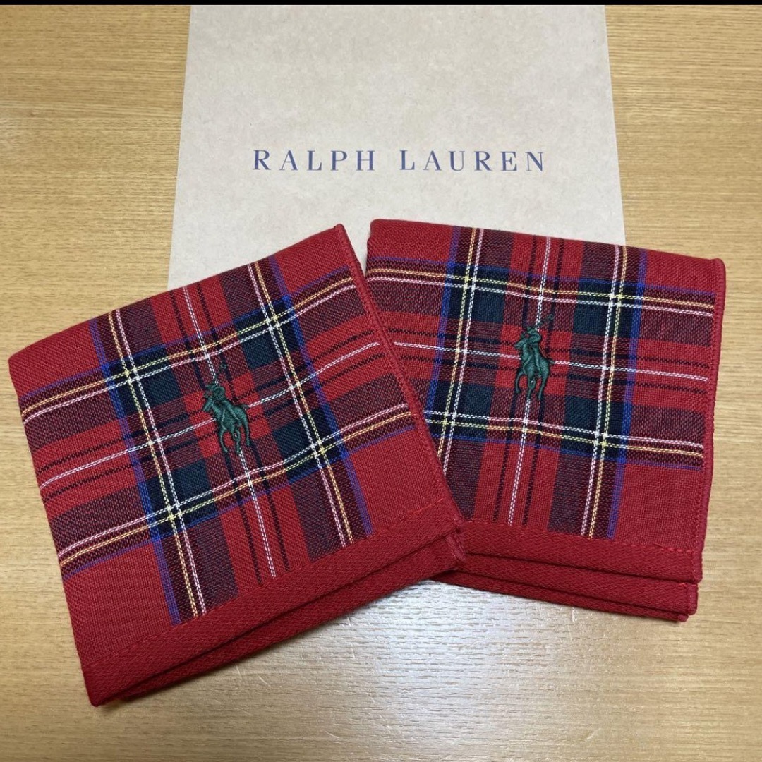 Ralph Lauren(ラルフローレン)の新品未使用　ラルフローレン　ハンドタオル　2枚　チェック　ガーゼ　赤 レディースのファッション小物(ハンカチ)の商品写真