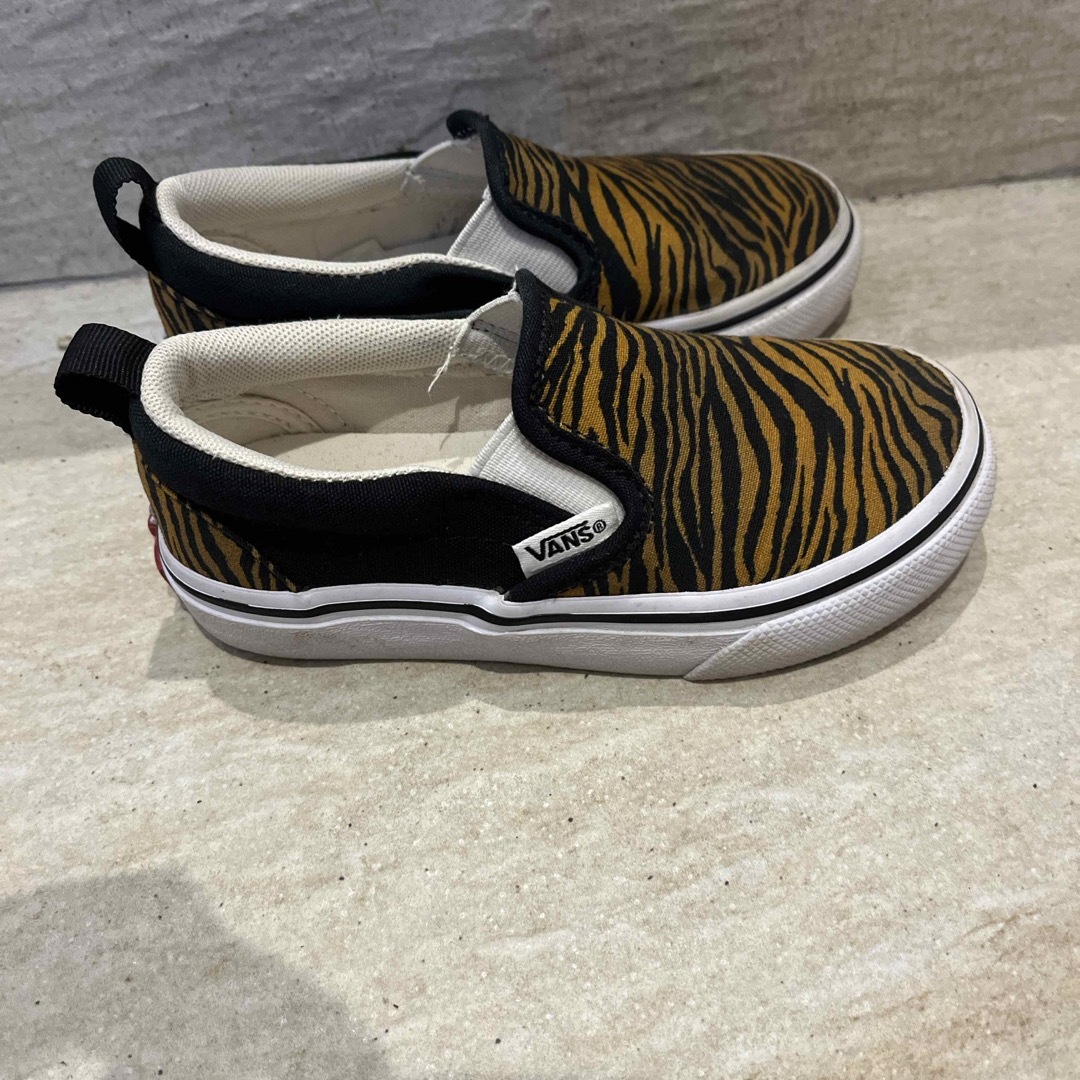 VANS(ヴァンズ)のvans スニーカー キッズ/ベビー/マタニティのキッズ靴/シューズ(15cm~)(スニーカー)の商品写真