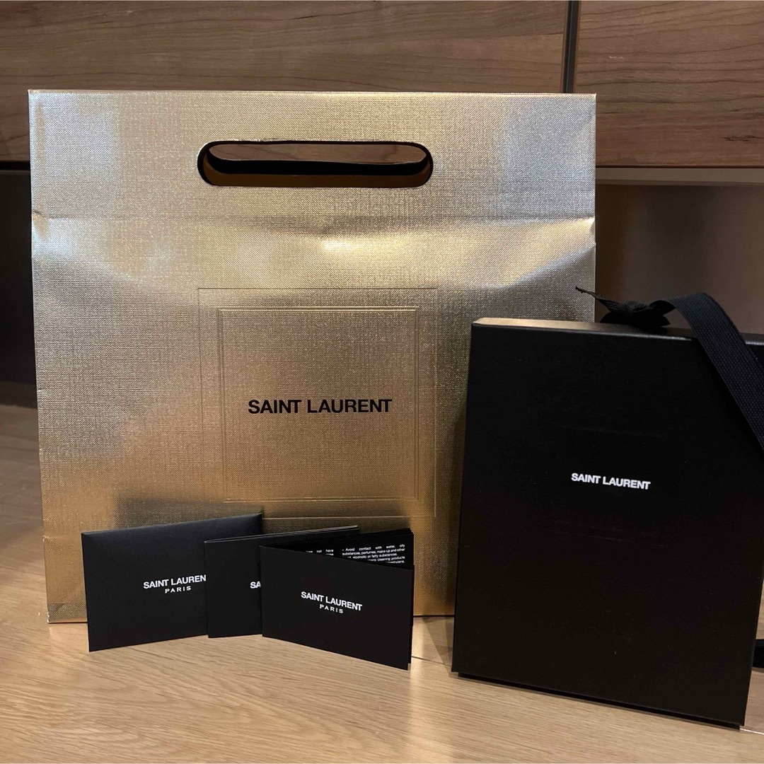 Yves Saint Laurent(イヴサンローラン)のイヴサンローラン　ショッパー　空箱 レディースのバッグ(ショップ袋)の商品写真