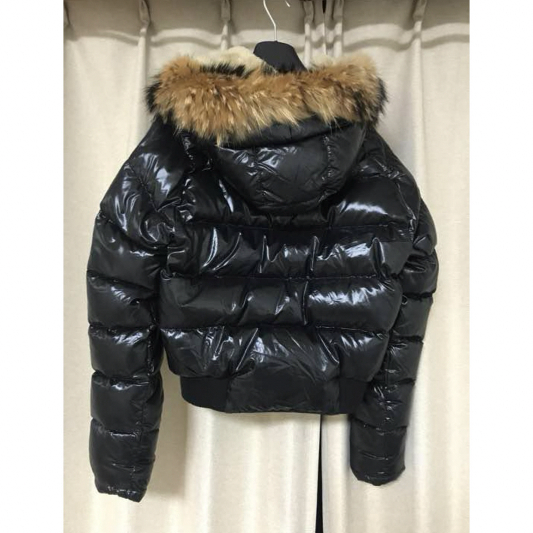 MONCLER(モンクレール)のモンクレール　ダウンジャケット レディースのジャケット/アウター(ダウンジャケット)の商品写真