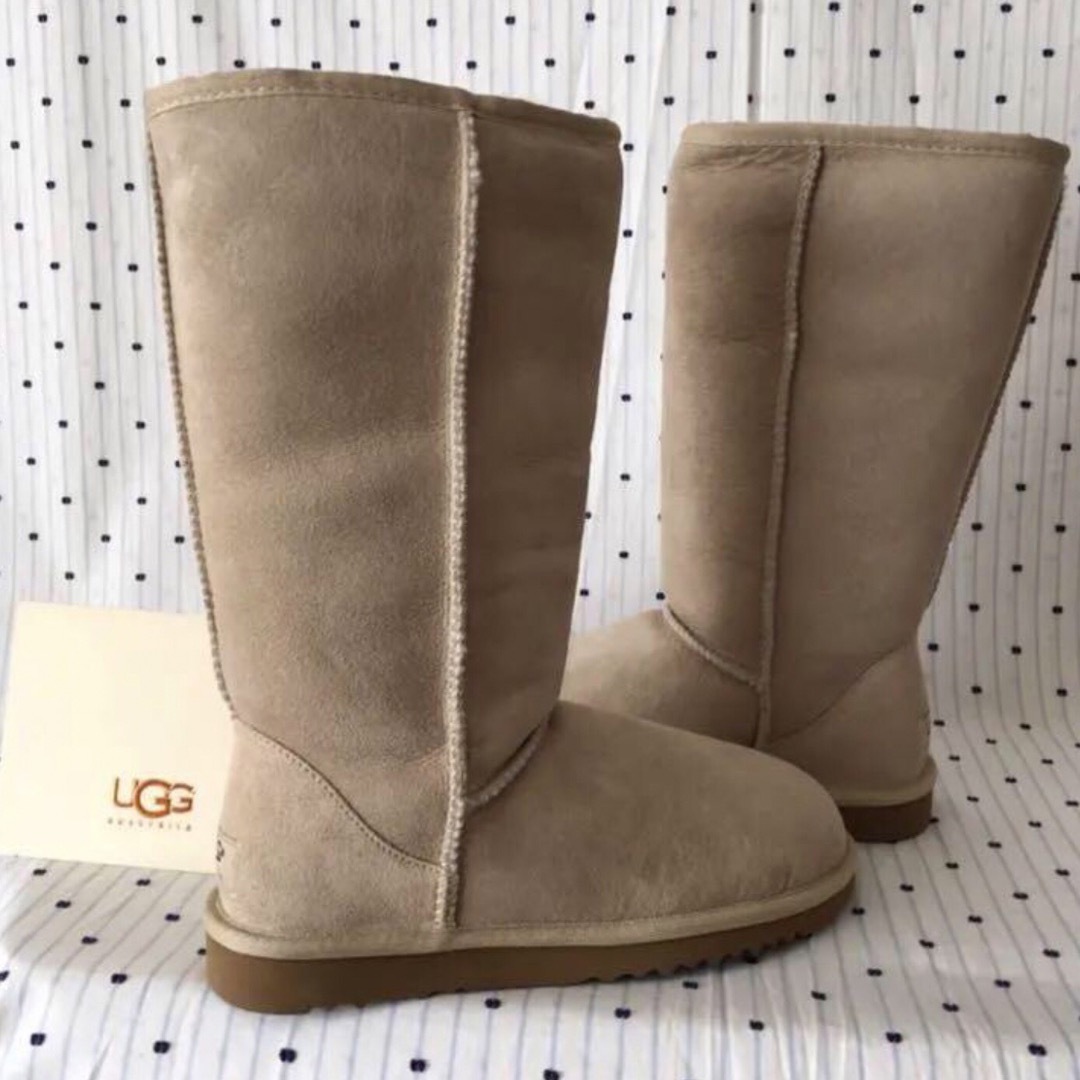 UGG AUSTRALIA(アグオーストラリア)のＵＧＧAustralia アグムートンブーツ限定ＴＡＬＬサンド23cm 1点物 レディースの靴/シューズ(ブーツ)の商品写真