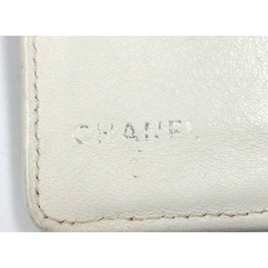 CHANEL(シャネル)のCHANEL 二つ折り 長財布 専用箱付き レディースのファッション小物(財布)の商品写真