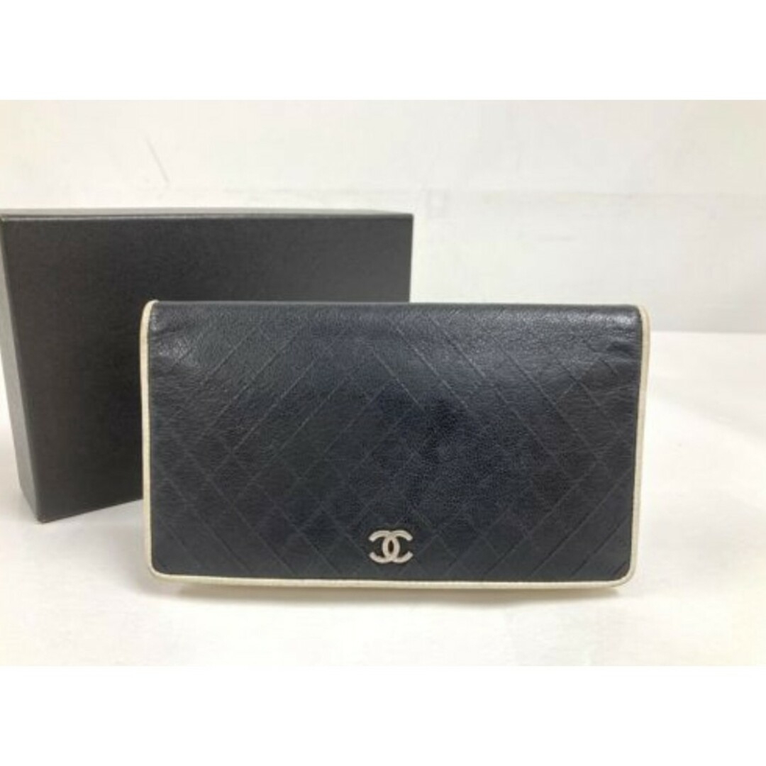 CHANEL(シャネル)のCHANEL 二つ折り 長財布 専用箱付き レディースのファッション小物(財布)の商品写真