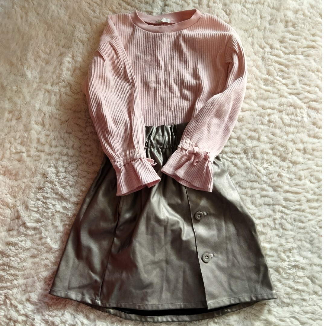 ＧＵ １３０ フェイクレザー　合成皮革　スカート　女の子　カーキ　ゴールド キッズ/ベビー/マタニティのキッズ服女の子用(90cm~)(スカート)の商品写真