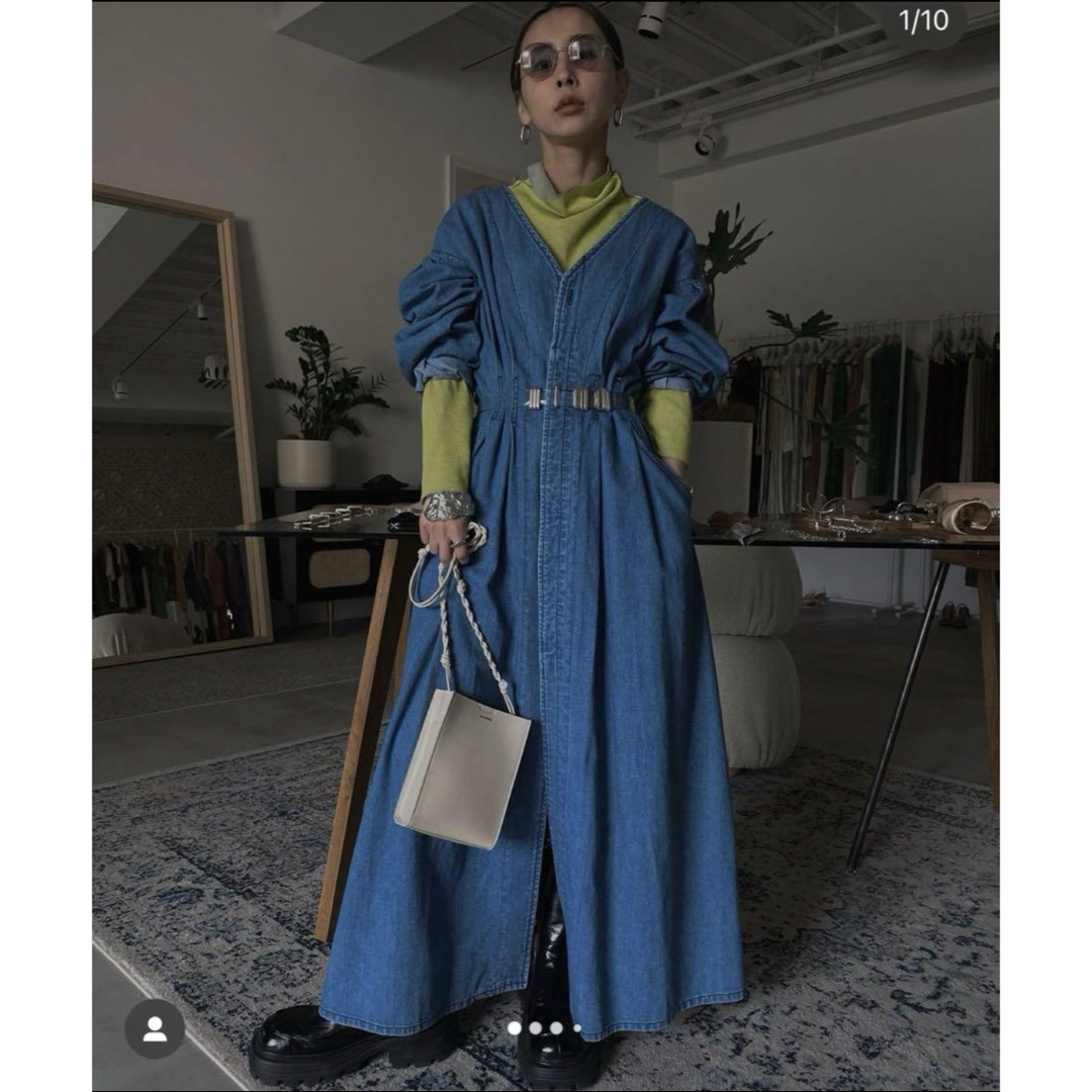 Ameri VINTAGE(アメリヴィンテージ)のAMERI JAPAN DENIM TUCK 2WAY DRESS レディースのワンピース(ロングワンピース/マキシワンピース)の商品写真