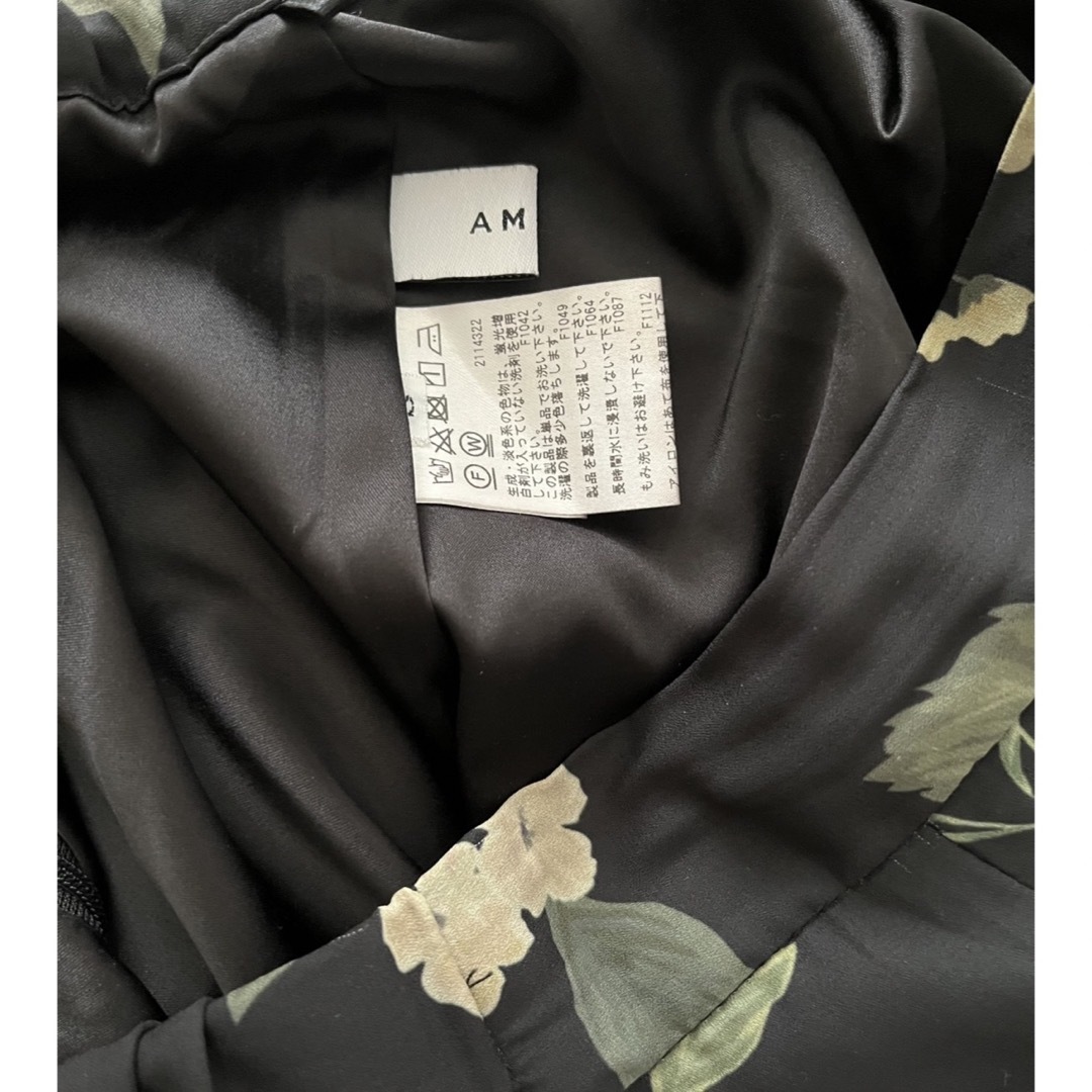 Ameri VINTAGE(アメリヴィンテージ)のAMERI RILEY SLIT SKIRT レディースのスカート(ロングスカート)の商品写真