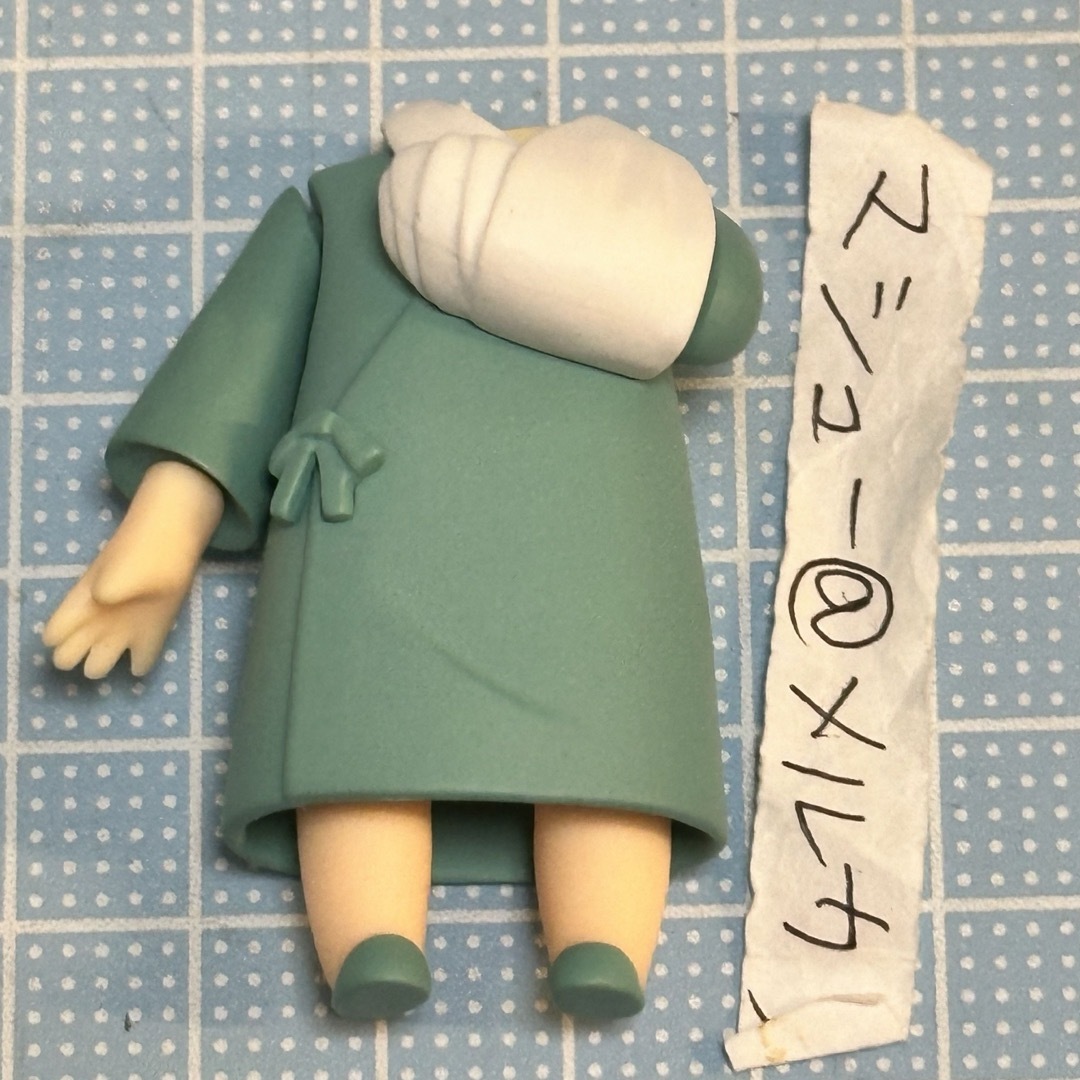 ねんどろいどもあ きせかえクリニック 患者服　病院　怪我 エンタメ/ホビーのフィギュア(その他)の商品写真