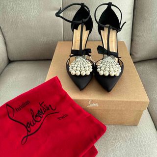 クリスチャンルブタン(Christian Louboutin)の美品Christian Louboutinパールパンプス(ハイヒール/パンプス)