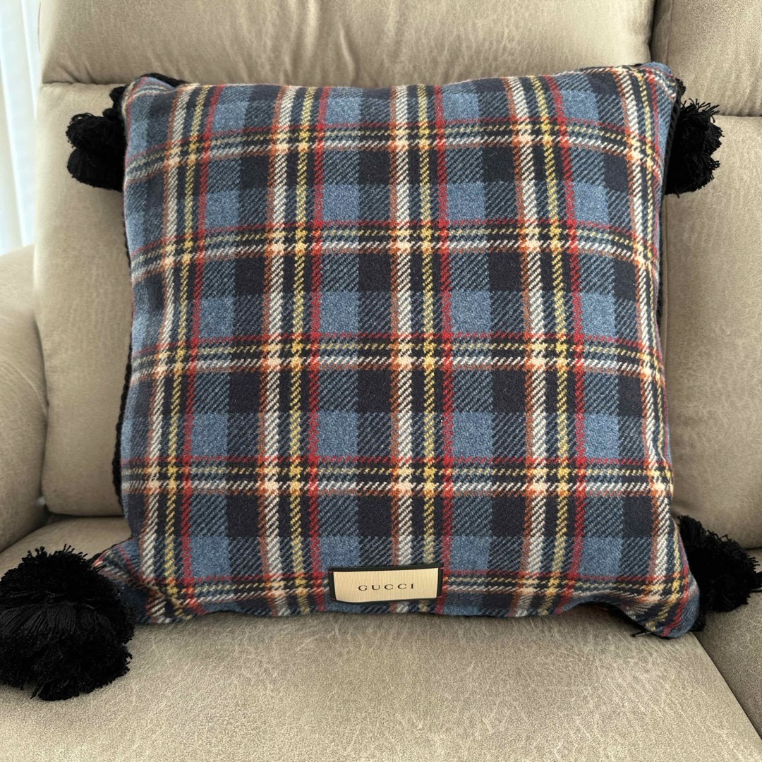 GUCCI - ほぼ新品‼️GUCCIクッションの通販 by t..♡'s shop GUCCI - ほぼ新品‼️GUCCIクッションの通販 by t..♡'s shop