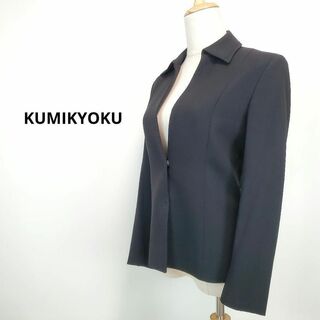 クミキョク(kumikyoku（組曲）)のクミキョクKUMIKYOKUレディース２size黒テーラードジャケット(テーラードジャケット)