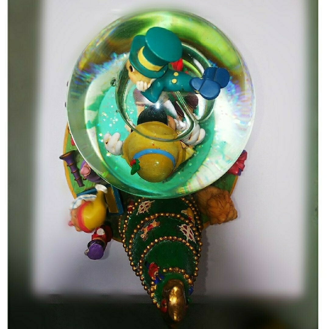 Disney ピノキオ ジミニー フィガロ クリスマススノーグローブ インテリア/住まい/日用品のインテリア小物(オルゴール)の商品写真