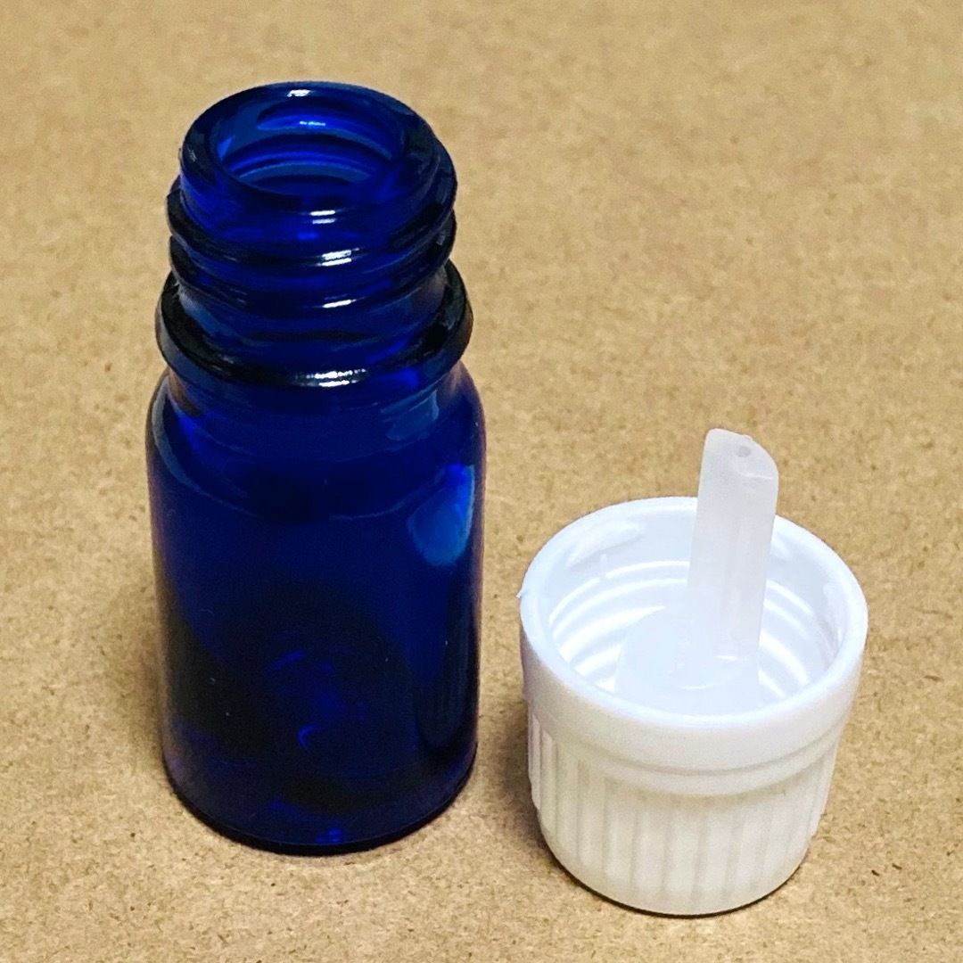 5ml遮光瓶　ブルー　ドロッパー&キャップ　5本セット コスメ/美容のリラクゼーション(アロマグッズ)の商品写真