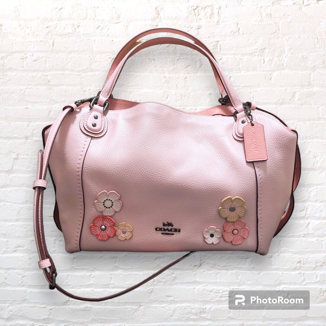 COACH(コーチ)の【used】ハンドバッグ　イーディ　コーチ　ティーローズ　ピンク　花 レディースのバッグ(ハンドバッグ)の商品写真