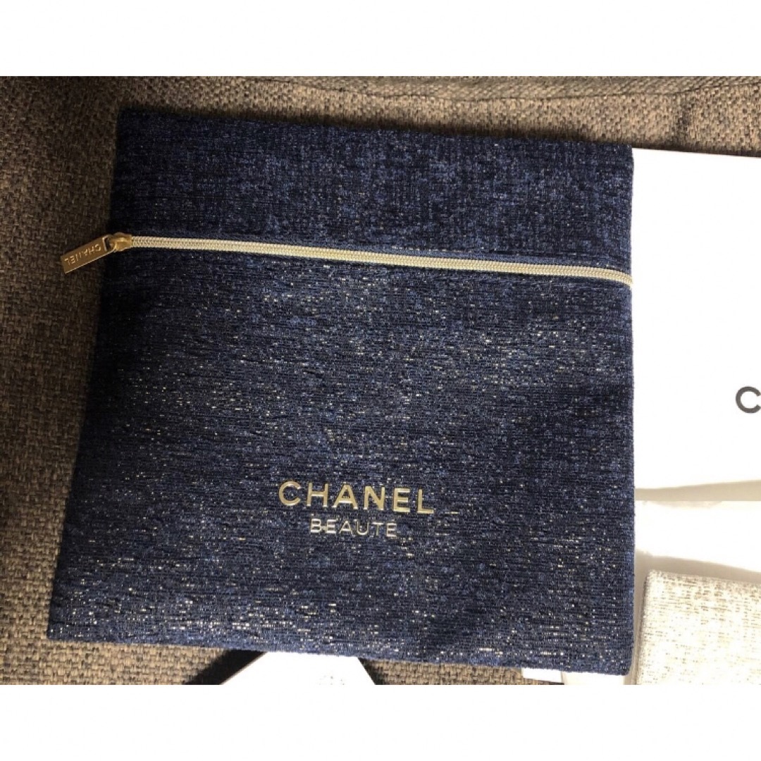 CHANEL(シャネル)のCHANEL  ホリデー　4点セット！限定ポーチ ハンドメイドのファッション小物(ポーチ)の商品写真