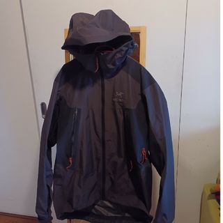 アークテリクス(ARC'TERYX)のアークテリクス　シェル　正規品　難あり(マウンテンパーカー)