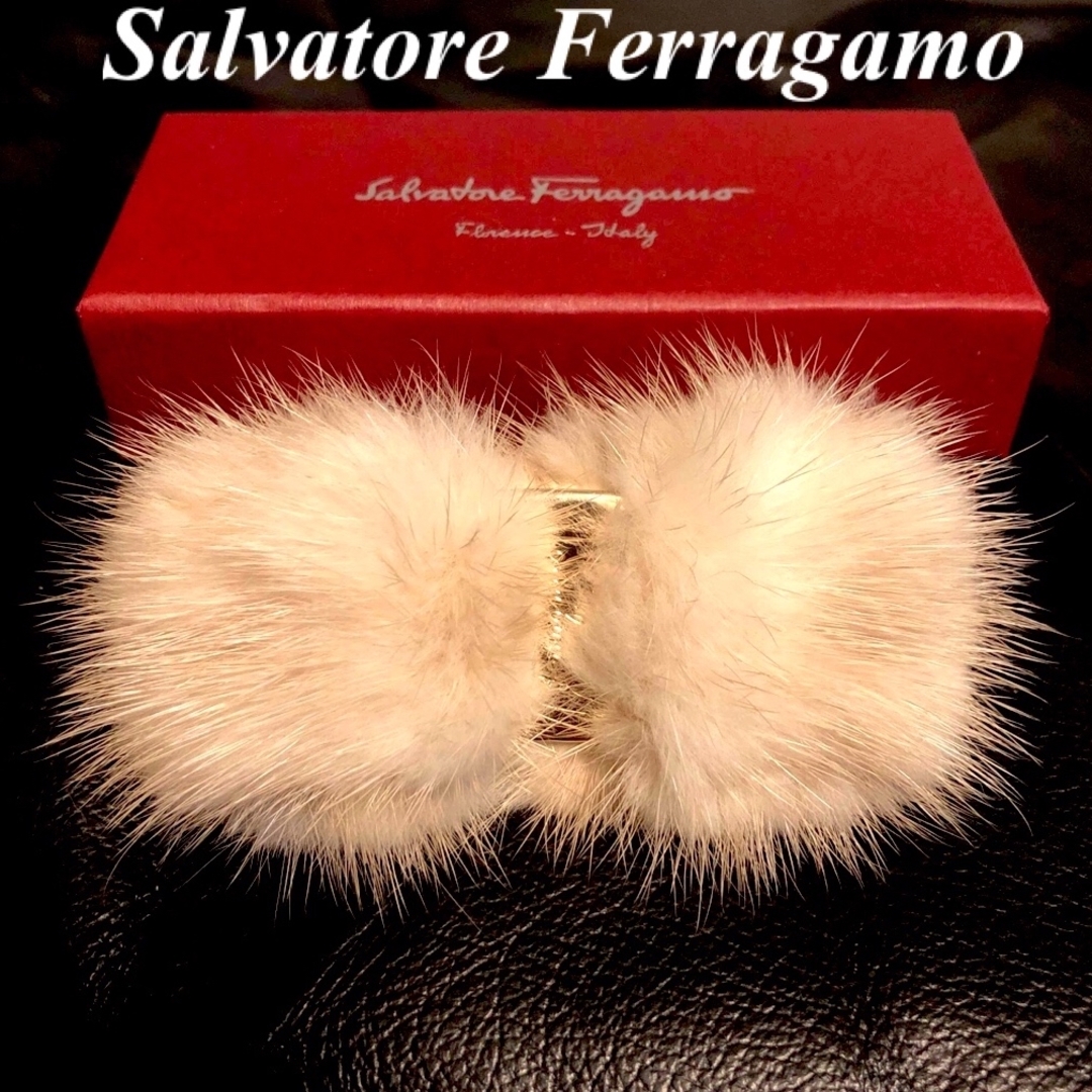 Salvatore Ferragamo(サルヴァトーレフェラガモ)のサルヴァトーレ　フェラガモ　エレガント♡豪華ミンク♡限定品♡ヴァラリボンバレッタ レディースのヘアアクセサリー(バレッタ/ヘアクリップ)の商品写真