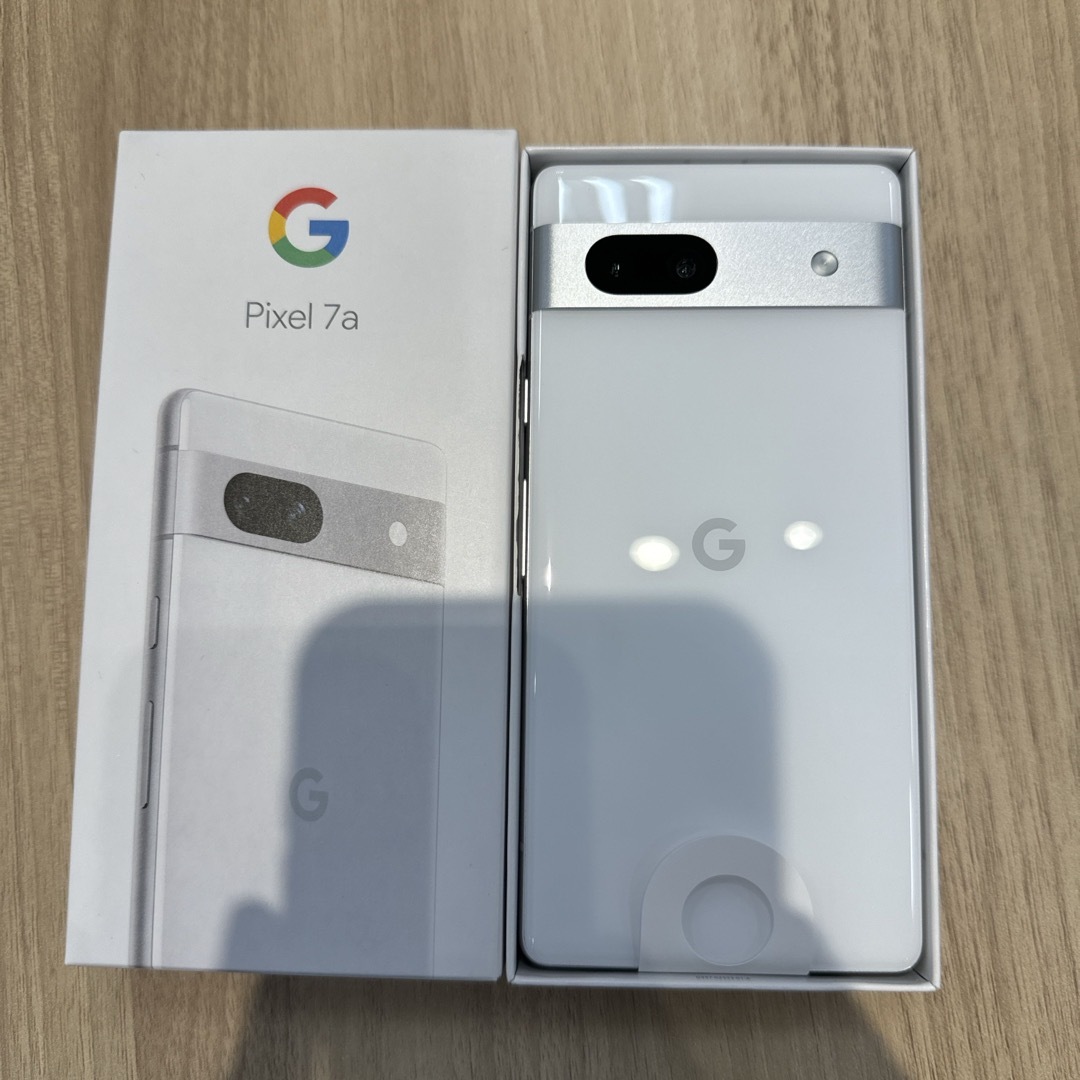 Google Pixel 7a スノー 128 GB docomo スマホ/家電/カメラのスマートフォン/携帯電話(スマートフォン本体)の商品写真