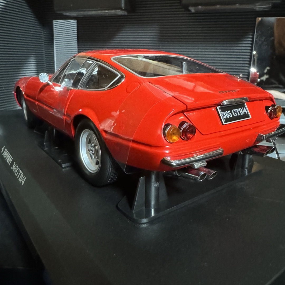 京商 - 絶版未展示品 京商1/18 フェラーリ 365GTB/4 デイトナ 1971の