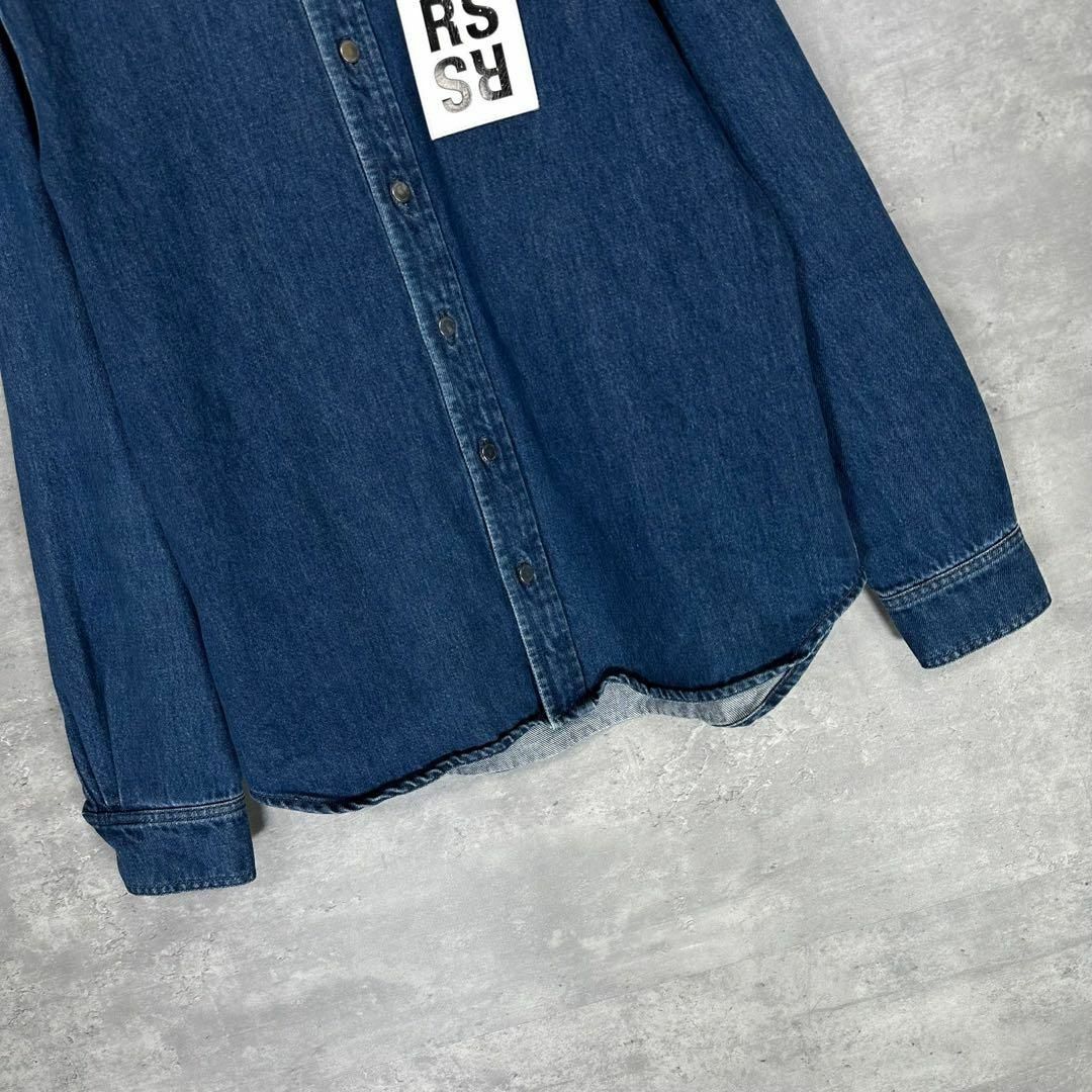 RAF SIMONS(ラフシモンズ)の『RAF SIMONS』 ラフシモンズ (L)  レザーパッチ デニムシャツ メンズのトップス(シャツ)の商品写真