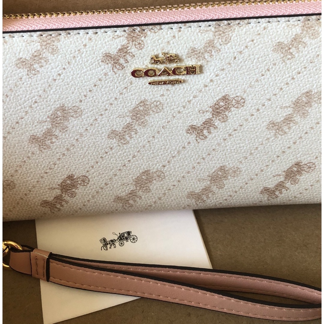 COACH(コーチ)の【新品未使用】COACH 長財布 ホースアンドキャリッジ ストラップ付き レディースのファッション小物(財布)の商品写真