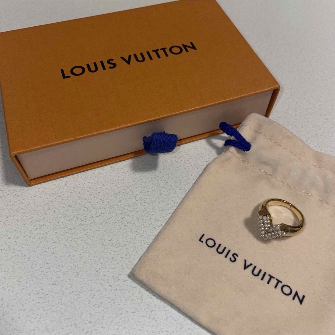 LOUIS VUITTON(ルイヴィトン)のルイヴィトン　vペルル　リング　指輪 レディースのアクセサリー(リング(指輪))の商品写真