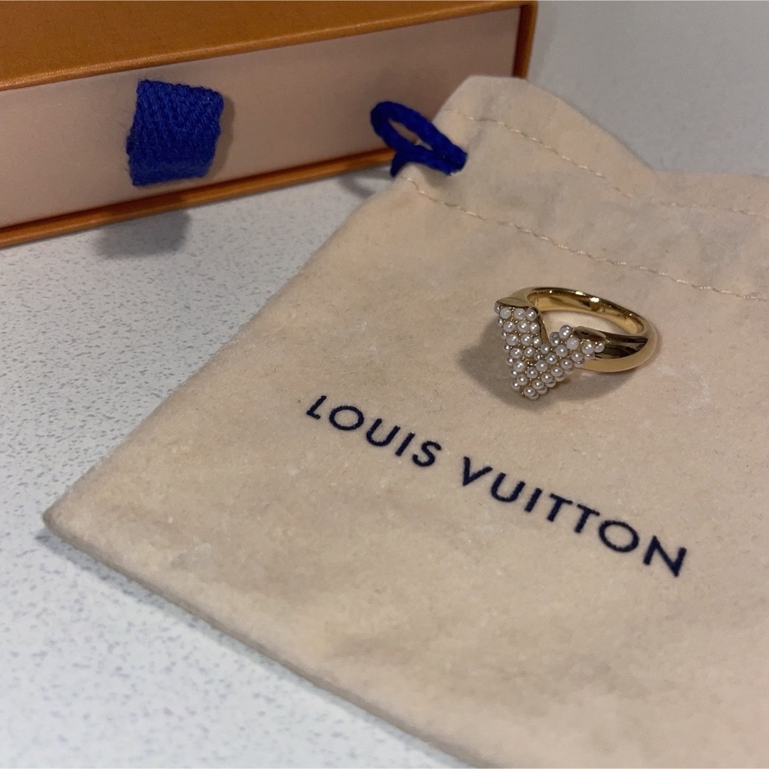 LOUIS VUITTON(ルイヴィトン)のルイヴィトン　vペルル　リング　指輪 レディースのアクセサリー(リング(指輪))の商品写真