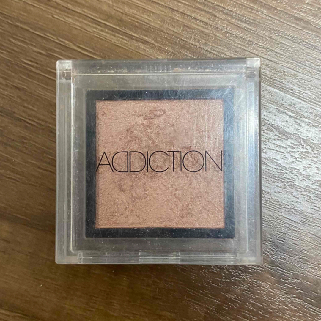 ADDICTION(アディクション)のAddiction ザ　アイシャドウ　タイニーシェル　031 コスメ/美容のベースメイク/化粧品(アイシャドウ)の商品写真