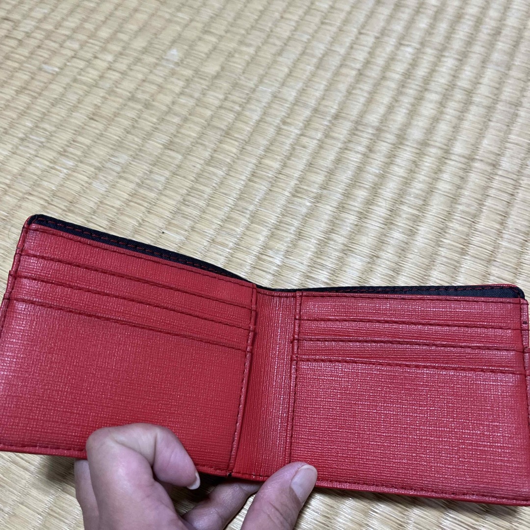 GUESS(ゲス)のGUEES二つ折り財布 メンズのファッション小物(折り財布)の商品写真