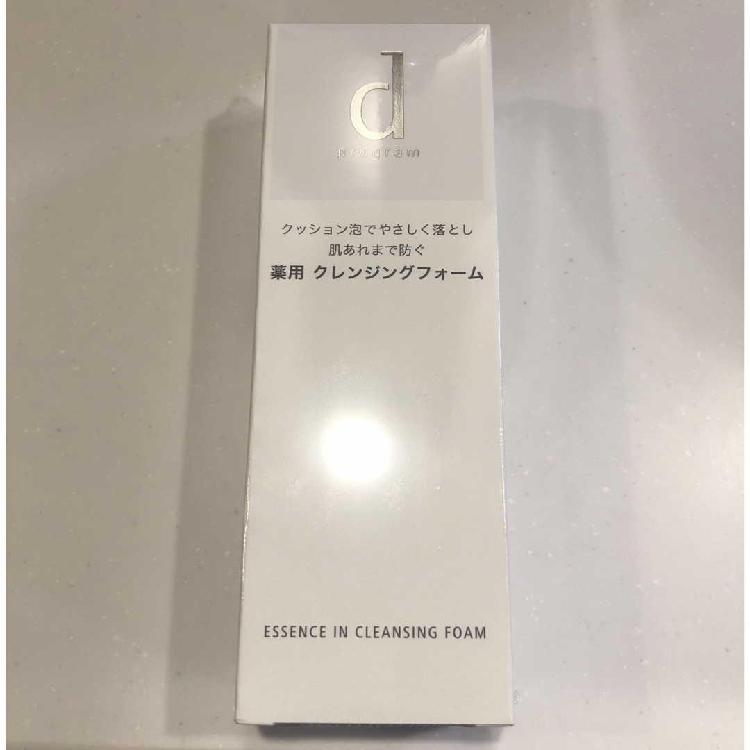 SHISEIDO (資生堂)(シセイドウ)のdプログラム エッセンスイン クレンジングフォーム 120g コスメ/美容のスキンケア/基礎化粧品(洗顔料)の商品写真