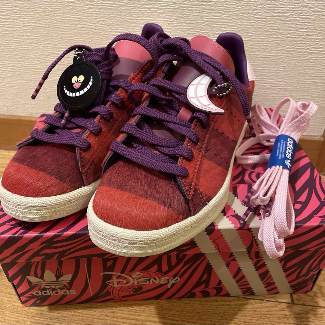 レディースadidas Disney CAMPUS 80S アリス  GX2026