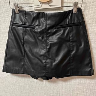 ザラ(ZARA)のZARA レザーショートパンツ(ショートパンツ)