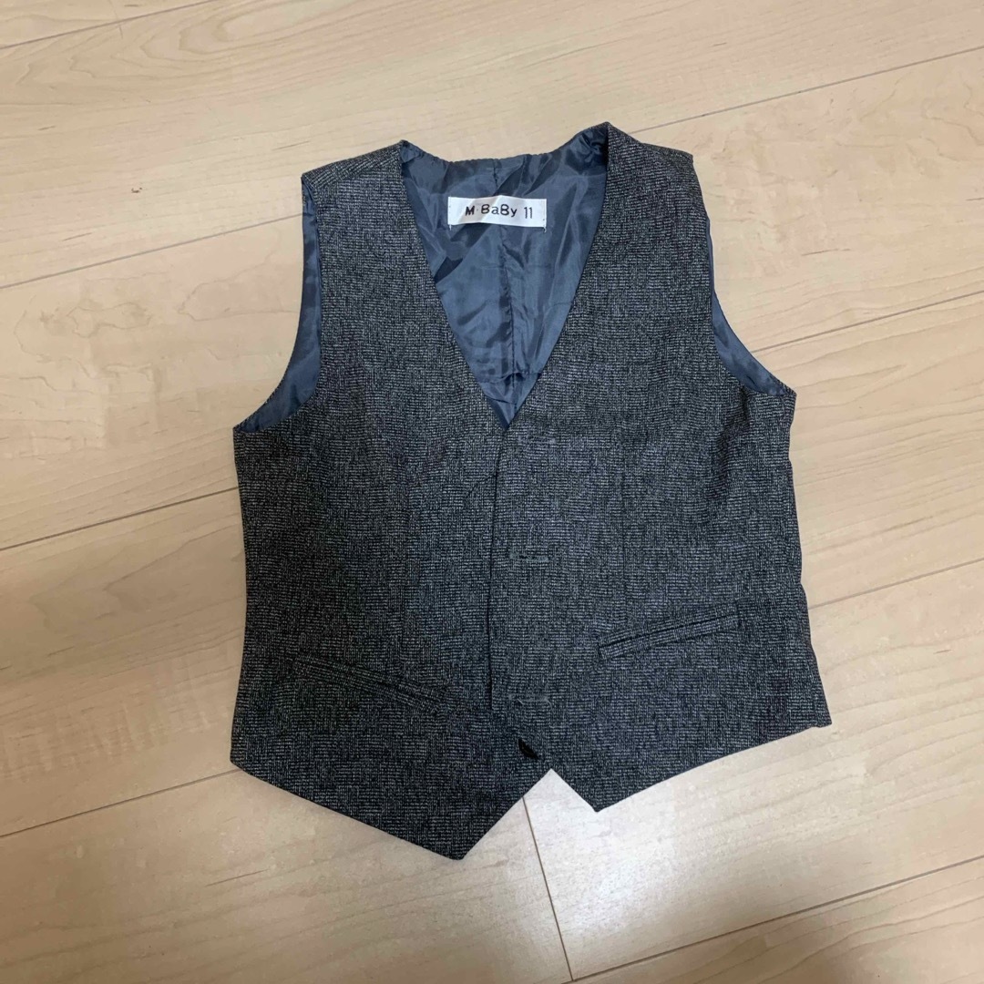 男の子スーツ キッズ/ベビー/マタニティのキッズ服男の子用(90cm~)(ドレス/フォーマル)の商品写真