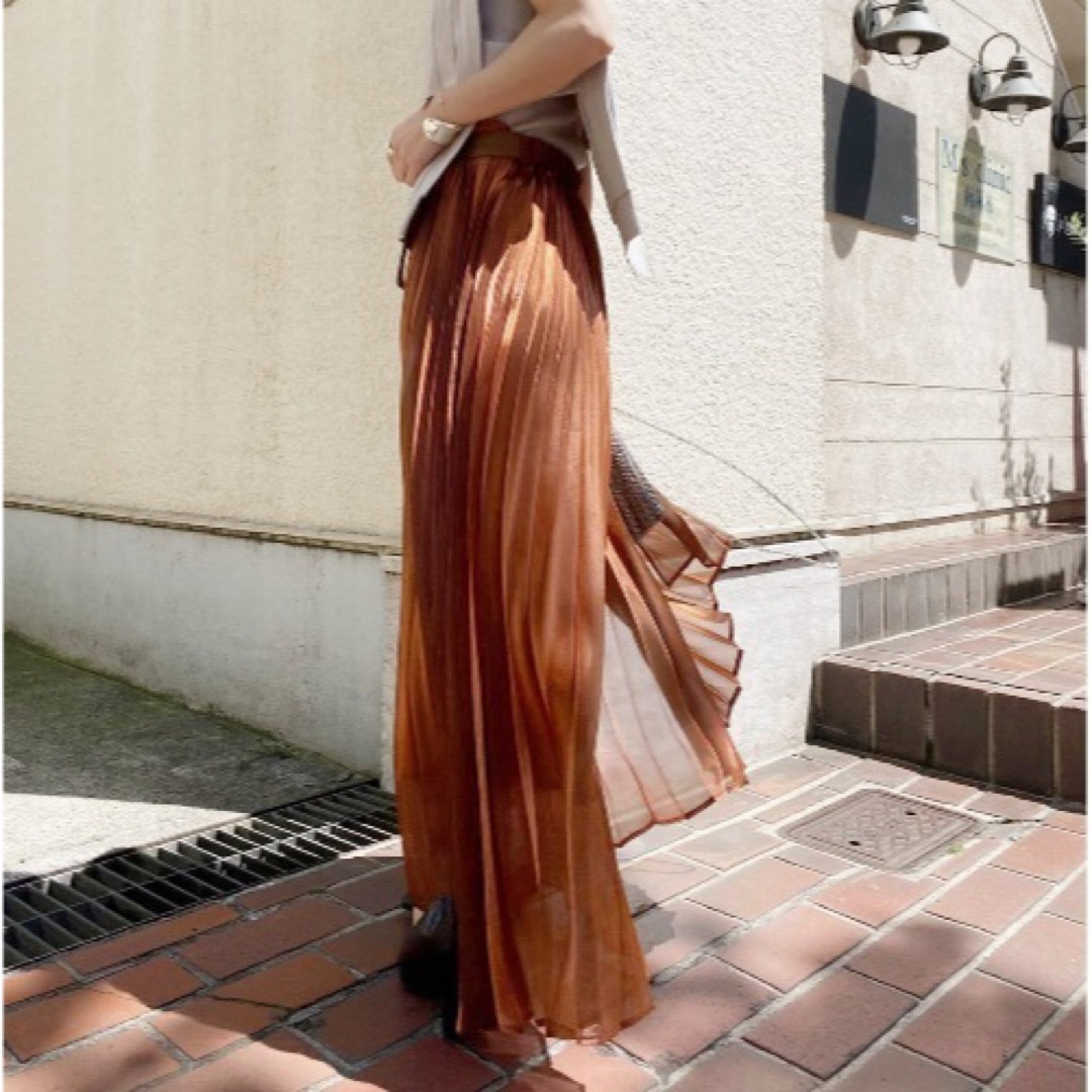 Ameri VINTAGE(アメリヴィンテージ)のAmeriVINTAGE★MEDI SHEER PLEATS SKIRTブラウン レディースのスカート(ロングスカート)の商品写真