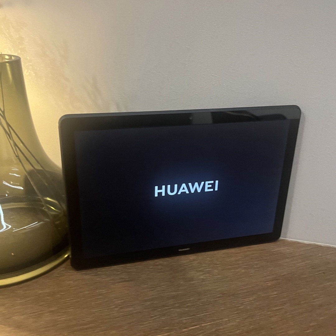 HUAWEI(ファーウェイ)のHuawei AGS2-W09 16GB スマホ/家電/カメラのPC/タブレット(タブレット)の商品写真