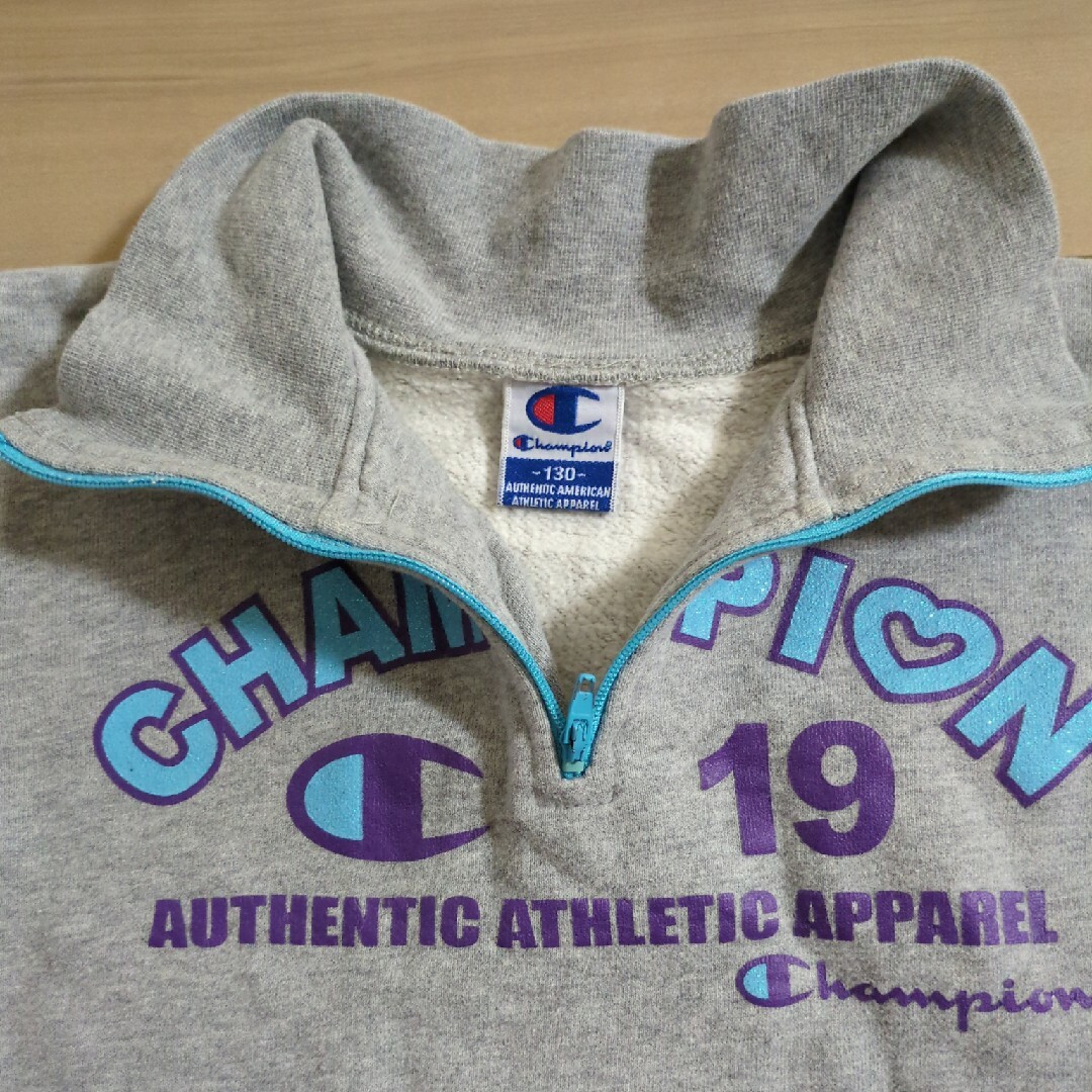 Champion(チャンピオン)のChampion　ジップ付きトレーナー130 キッズ/ベビー/マタニティのキッズ服男の子用(90cm~)(ジャケット/上着)の商品写真