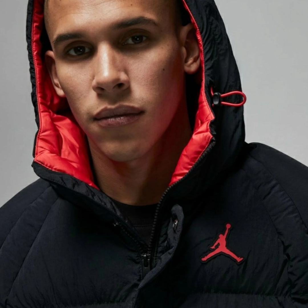 Jordan Brand（NIKE）(ジョーダン)の新品未使用　[ナイキ] ジョーダン ESS パファー ジャケット　2XLサイズ メンズのジャケット/アウター(その他)の商品写真