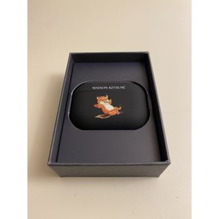 メゾンキツネ(MAISON KITSUNE')のメゾンキツネ Chillax Fox AirPods Pro ケース(モバイルケース/カバー)