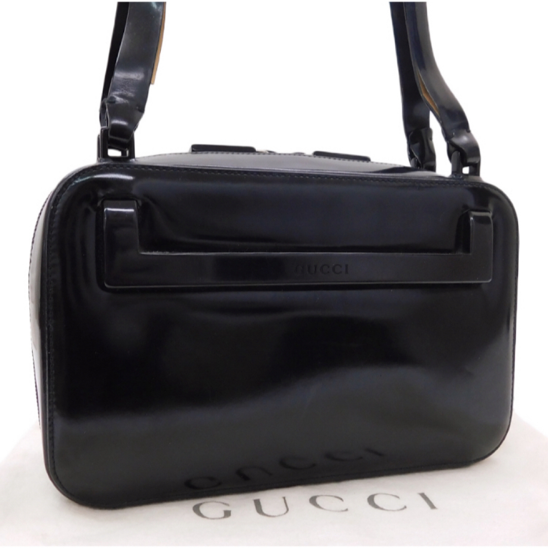 Gucci(グッチ)のグッチ ショルダーバッグ エナメル ブラック系 ■E.Biuo.oR-1 レディースのバッグ(ショルダーバッグ)の商品写真