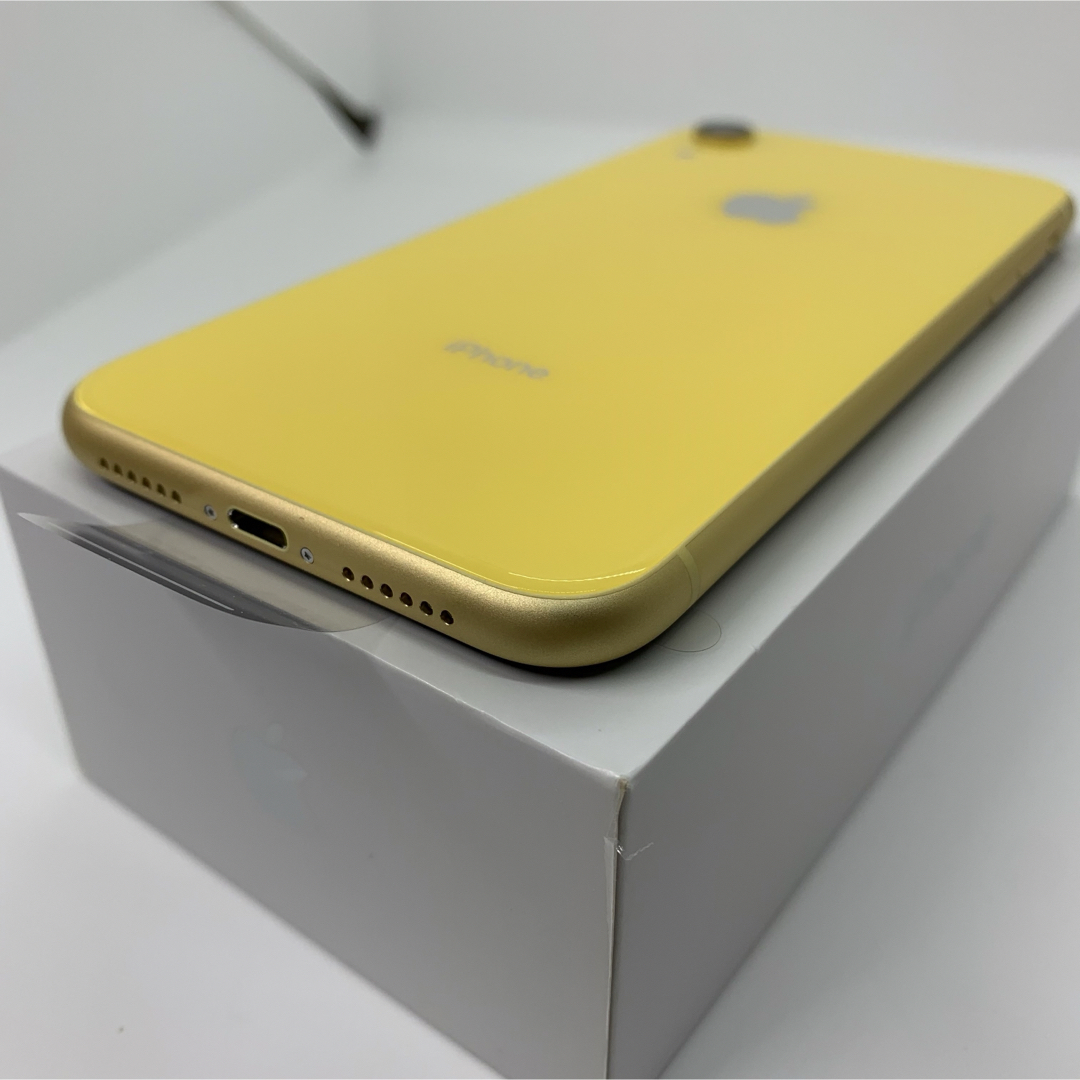 iPhone(アイフォーン)の新品　iPhone XR Yellow 64 GB SIMフリー　本体 スマホ/家電/カメラのスマートフォン/携帯電話(スマートフォン本体)の商品写真