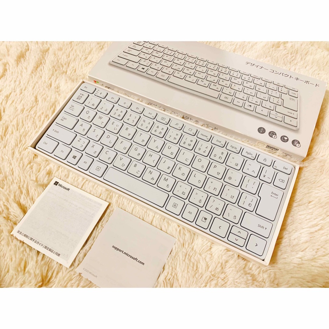 Microsoft(マイクロソフト)の【美品】Microsoft デザイナー コンパクト キーボード(グレイシア)  スマホ/家電/カメラのPC/タブレット(PC周辺機器)の商品写真